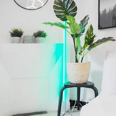 Gregbnb-com - T2 37m2 - Climatise - Parking Inclus - Balcon - Wifi Fibre - No1 Apartment *